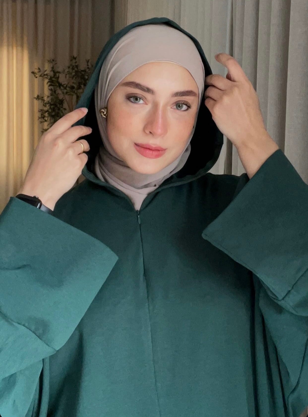 Easy go melton Abaya